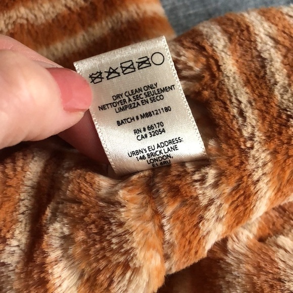 Anthropologie Soft Textured Infinity Scarf - Picture 6 of 7